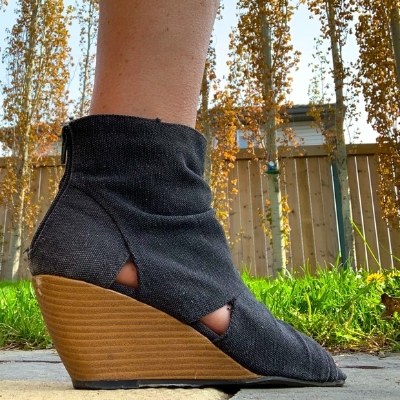 American Eagle Canvas Wedge Open-Toe Bootie - Picture 3 of 14